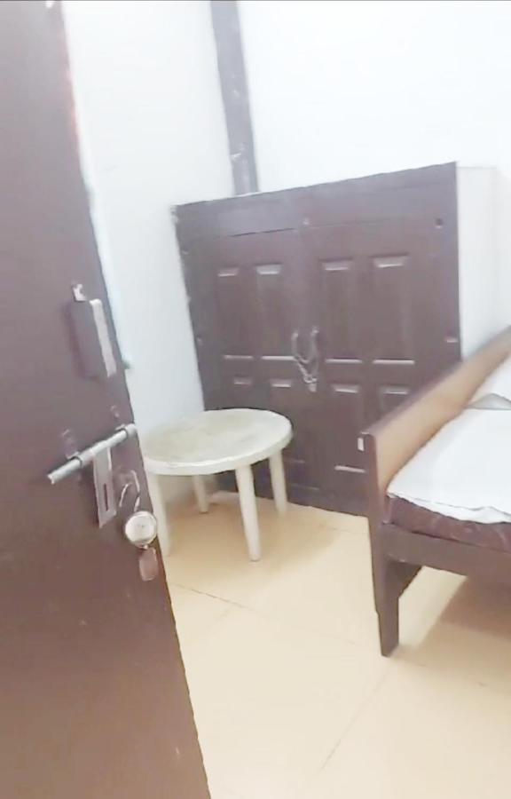 Gandhi Ganaga Guest House Waranasi Zewnętrze zdjęcie