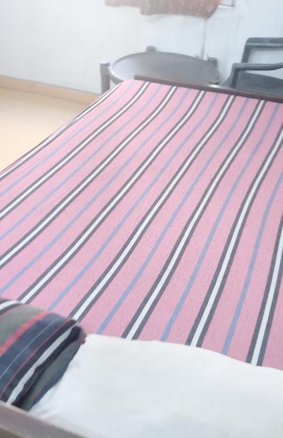 Gandhi Ganaga Guest House Waranasi Zewnętrze zdjęcie